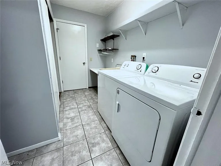 22410 Rock Creek Cir — Photo 28