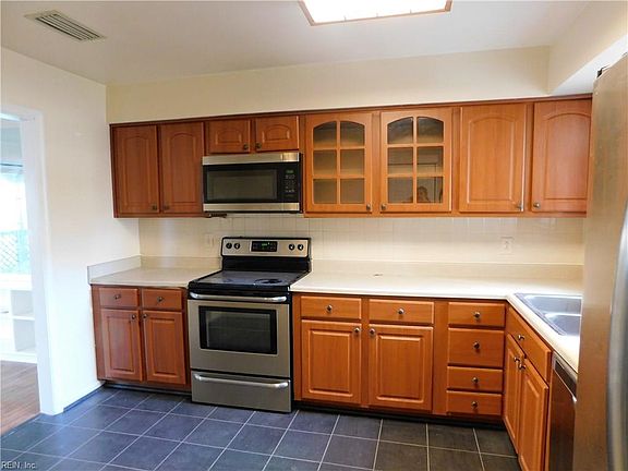 5th image of 3962 Wyckoff Dr