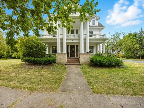 421 W Center St, Medina, NY 14103