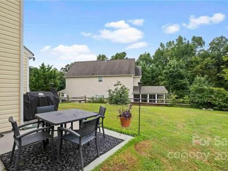 12148 Honor Guard Ave — Photo 20