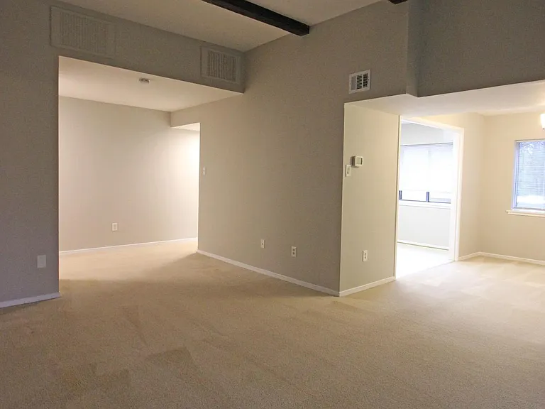 1662 Parkcrest Cir #400 — Photo 6