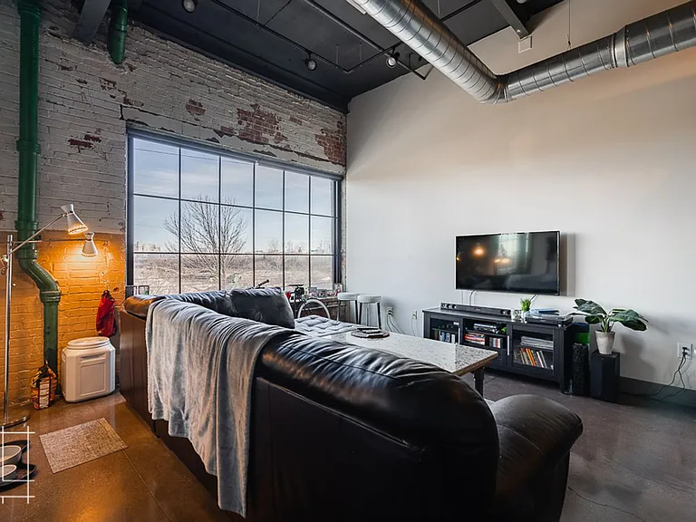 Wonder Bread Lofts — Photo 109
