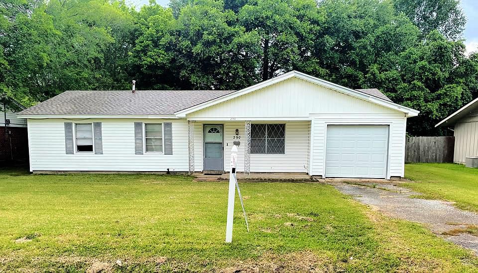 1st image of 290 Bradford Dr