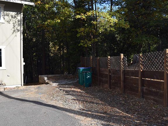 2nd image of 18868 Manzanita Dr