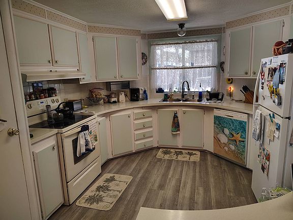 4th image of 126 Captiva St