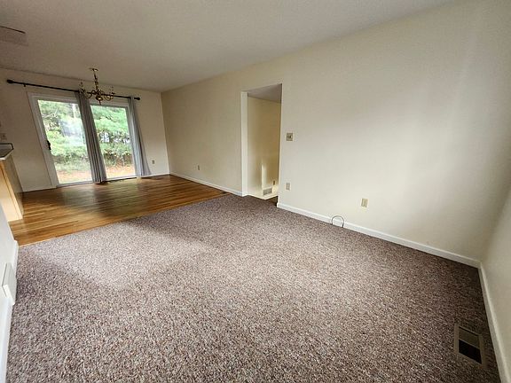 3rd image of 12 Madeline Dr