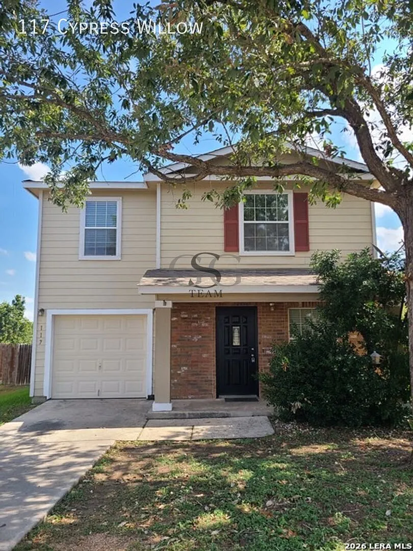Beautiful 3/2.5 home in Cibolo w/a covered patio! — Photo 1