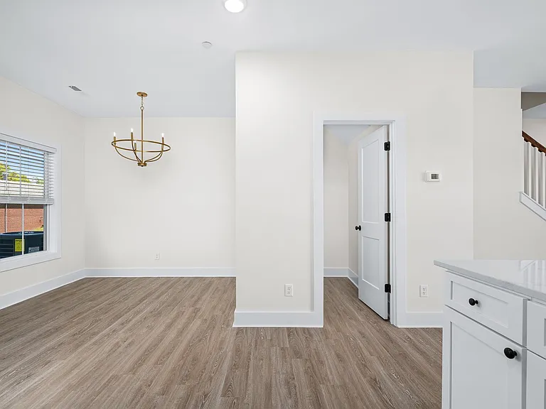 1420 Spring Pointe Ln — Photo 8