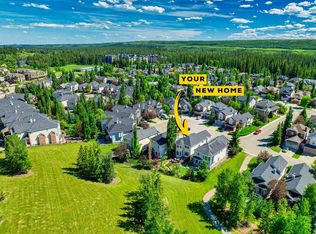 30 S Discovery Ridge Gdns SW, Calgary, AB T3H5L6