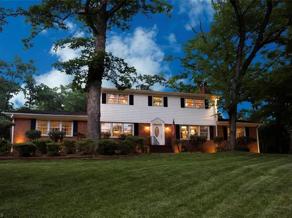 441 Flyntvalley Dr, Winston Salem, NC 27104