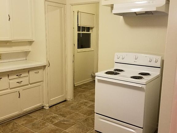4th image of 1896 Branstetter Ln