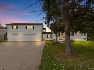 1440 E Hamlin Rd, Rochester Hills, MI 48307