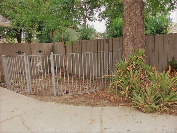 5th image of 4065 Renoir St