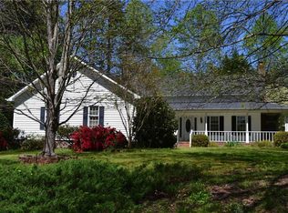 1098 Manila Dr, Seneca, SC 29672