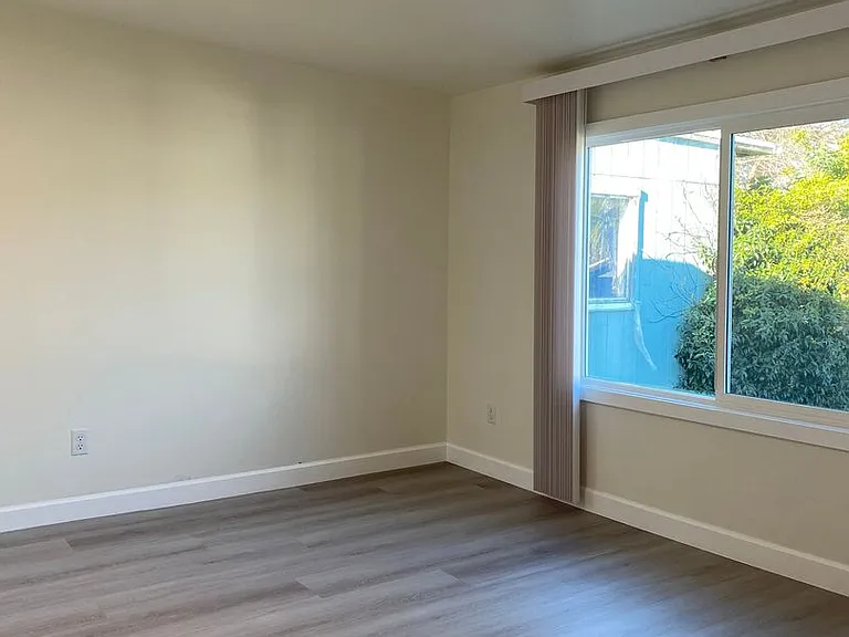 1711 Bridge Ave — Photo 12