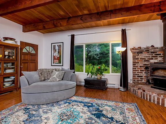 4th image of 10503 Nichols Ln