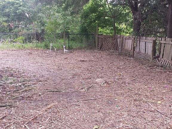 2nd image of 1001 S Betty Ln