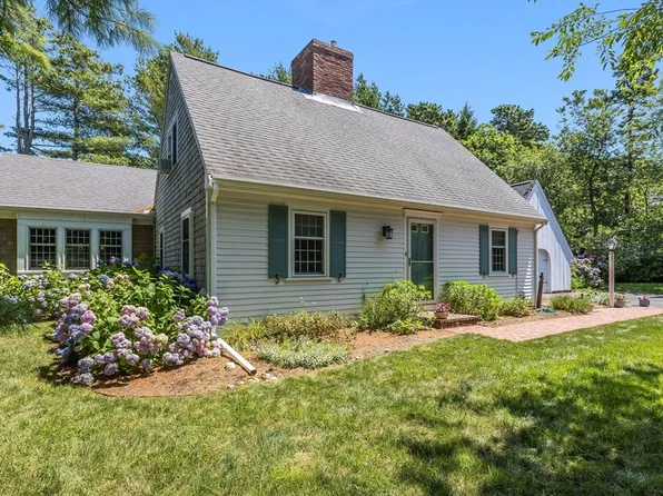 24 Greenland Cir, South Dennis, MA 02660