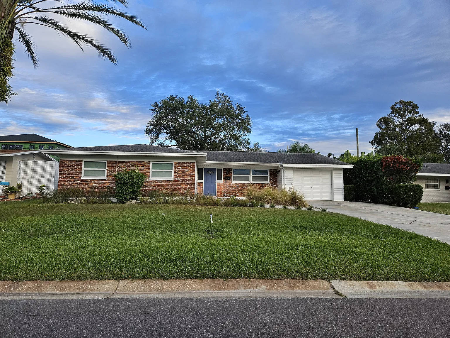3 bed, 1960 sqft, $3,800 — Photo 1