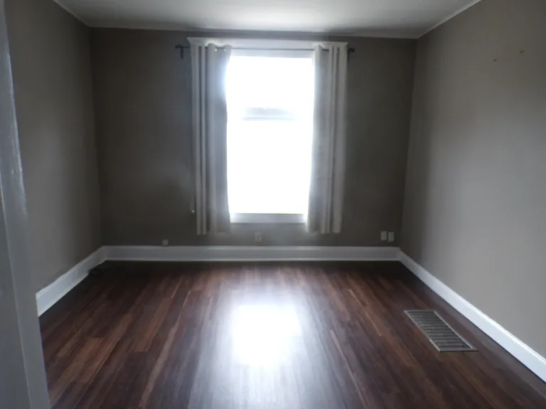 905 Beech St — Photo 3