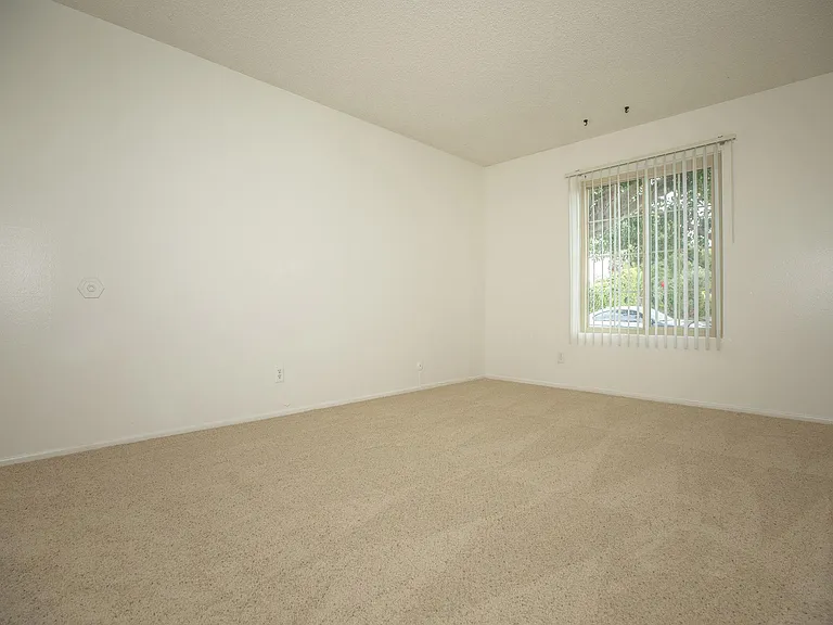 The Monrovia Apartment Homes — Photo 25