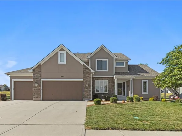 1404 Cross Creek Dr, Raymore, MO 64083