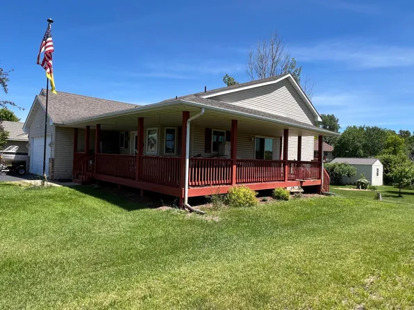 23381 Arrowhead St NW, Saint Francis, MN 55070