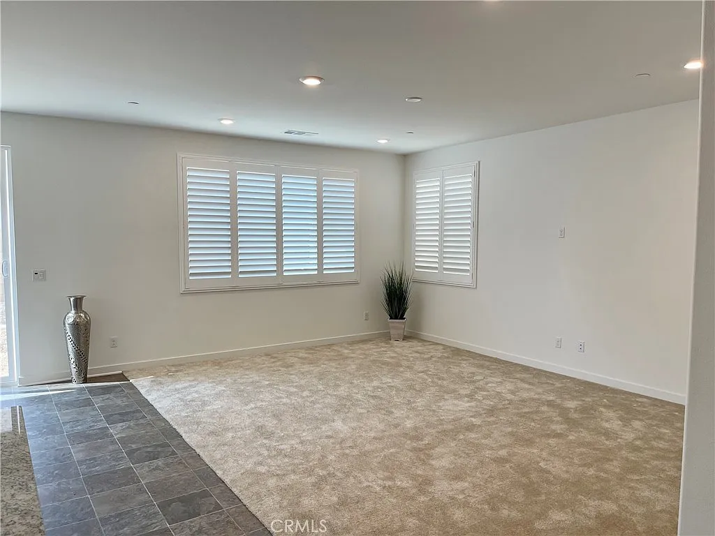 4 bed, 2315 sqft, $3,950 — Photo 3