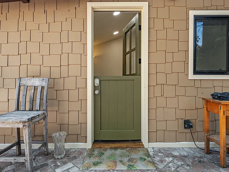 20276 Sycamore Dr — Photo 40