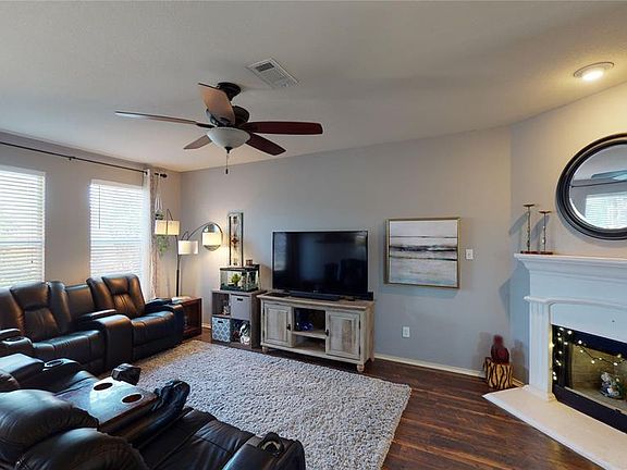 3rd image of 337 Chalkstone Dr