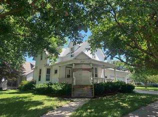 402 E Jefferson St, Washington, IA 52353