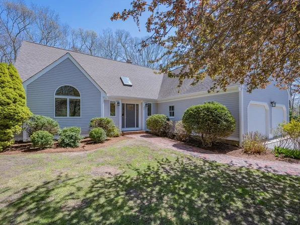 98 Whistleberry Dr, Barnstable, MA 02630