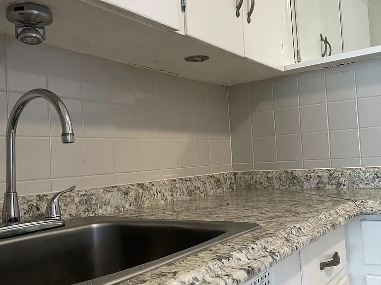 2978 Densmore Dr #4 — Photo 8