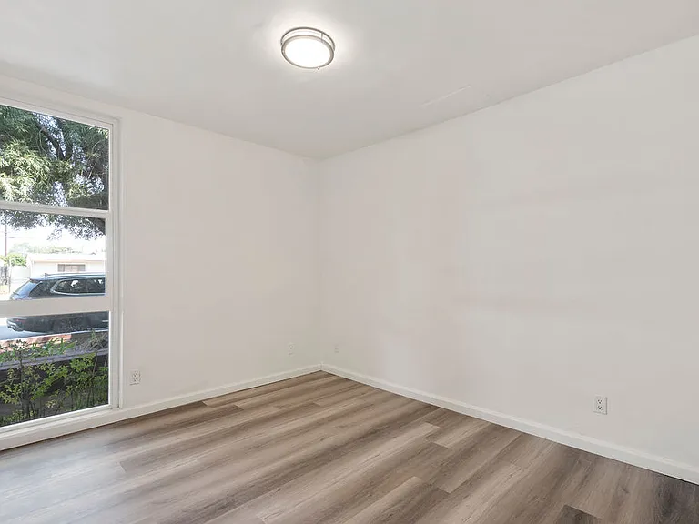6535 Fulton Ave #106 — Photo 7