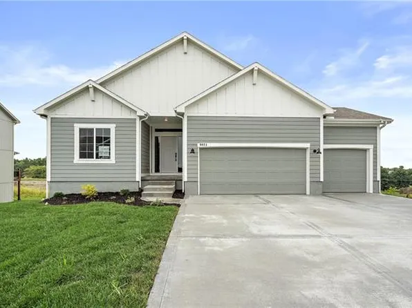 9024 NE 111th Pl, Kansas City, MO 64157