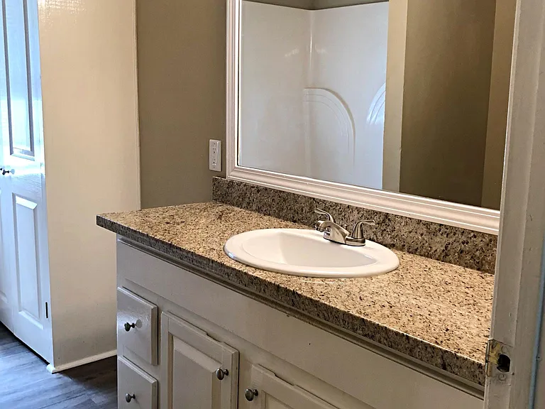 75 Jordan Dr — Photo 8