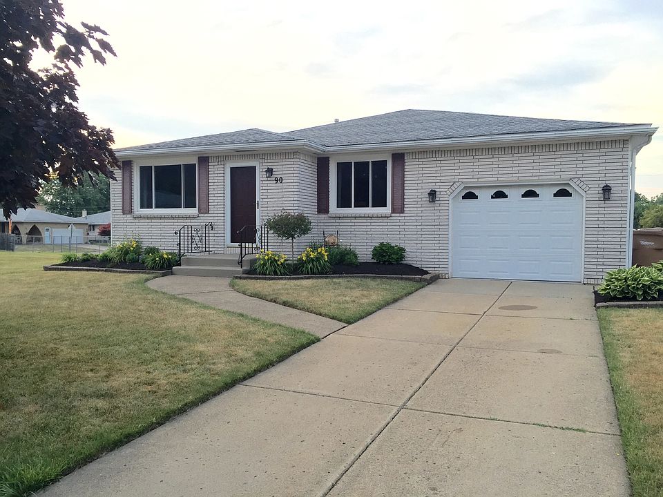 1st image of 90 Sherry Dr
