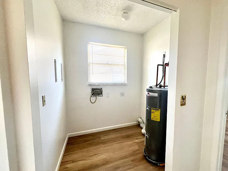 103 Admiral Cir #A — Photo 16