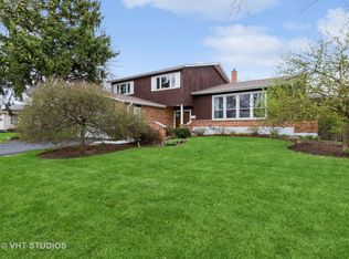 2305 N Evergreen Ave, Arlington Heights, IL 60004