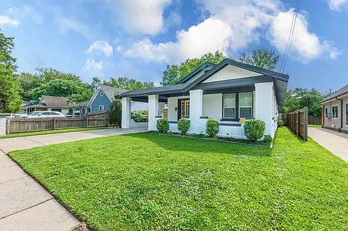 1054 Meda St Photo 1
