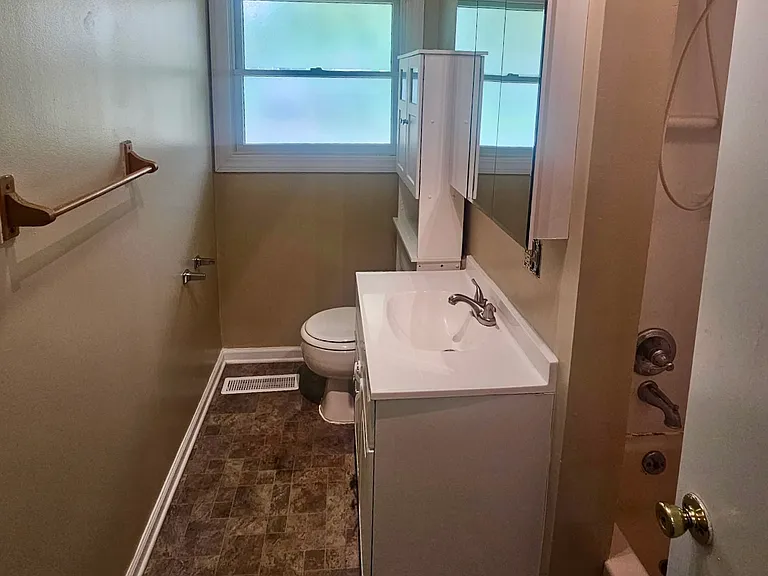 418 W Janet Dr — Photo 6