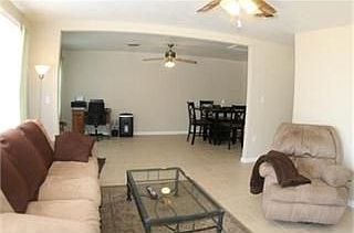 5th image of 104 Ruth St