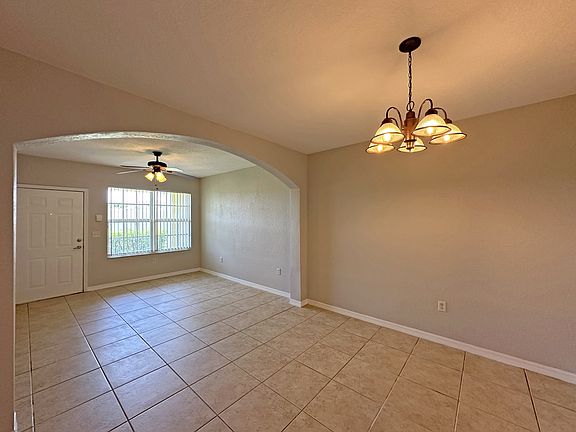 3rd image of 158 SW Peacock Blvd APT 102