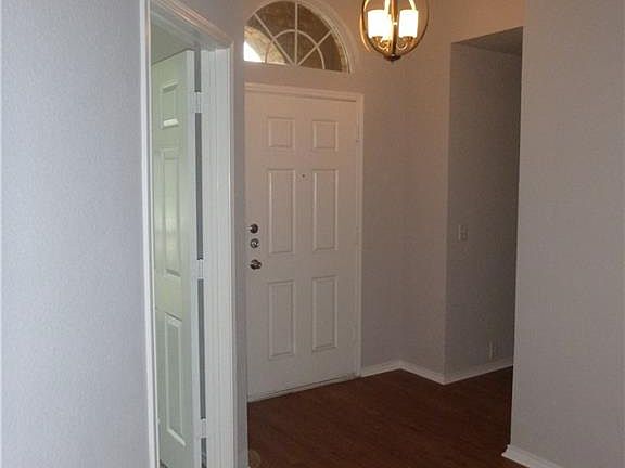 3rd image of 2600 Carolina Dr
