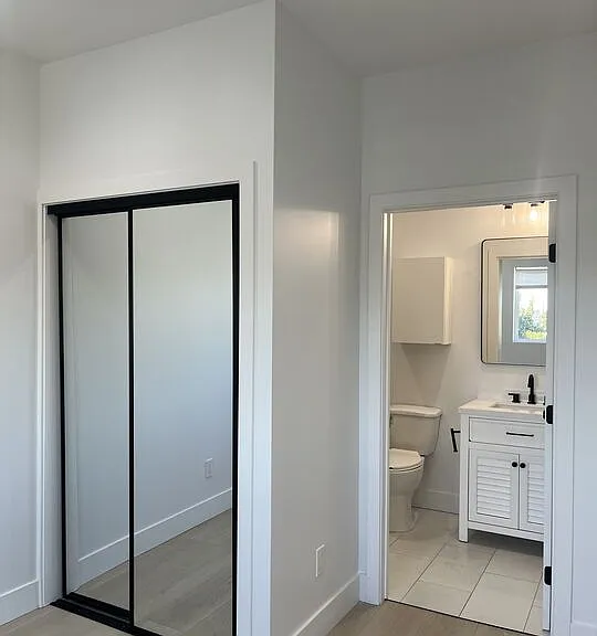 212 E 29th St #214-1/2 — Photo 22