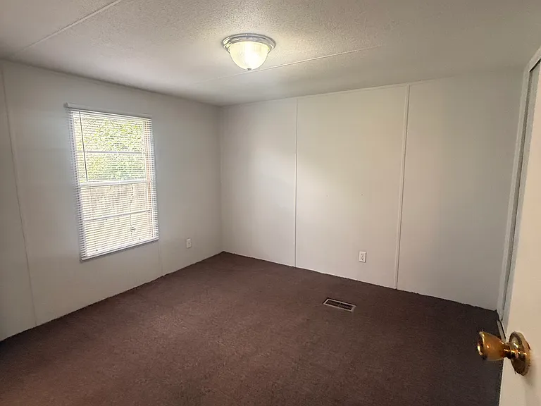 3323 Eastern Ave — Photo 10