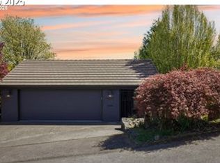 4260 SW McDonnell Ter, Portland, OR 97239