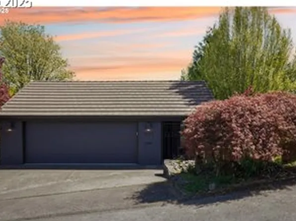 4260 SW McDonnell Ter, Portland, OR 97239