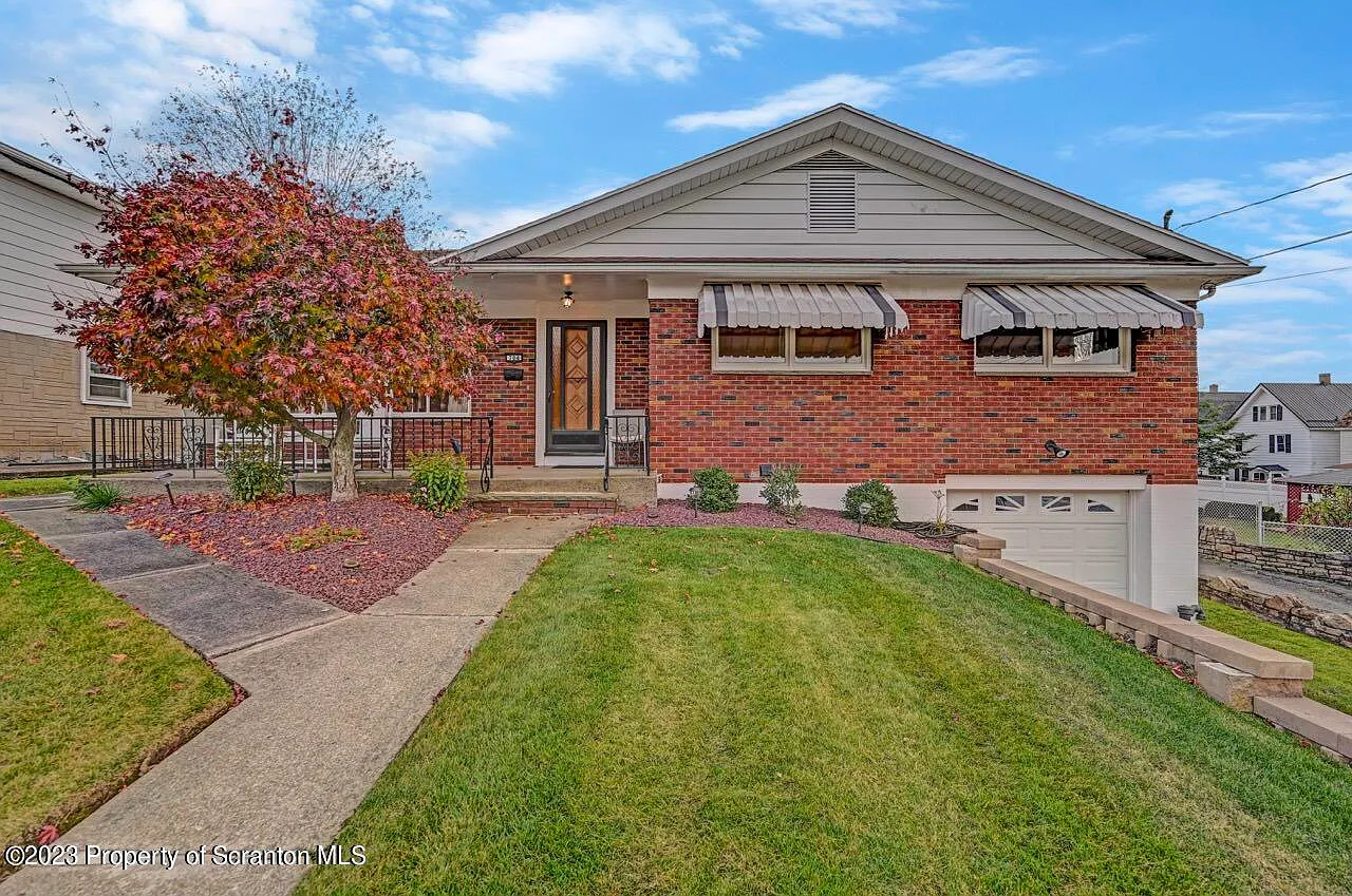 704 Ohara St photo 1