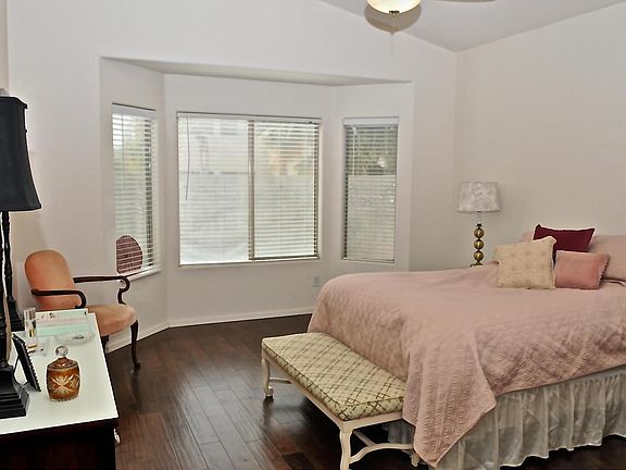 5th image of 39456 N Beverly Ave